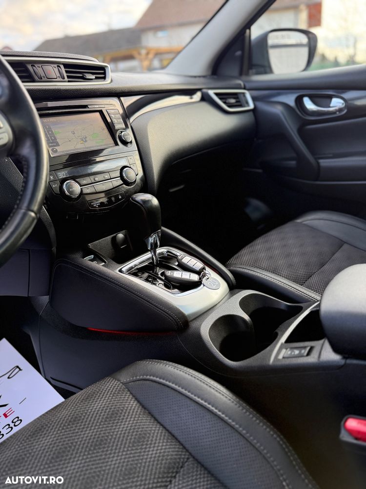 Nissan Qashqai 1.6 DCI Xtronic TEKNA+ - 24