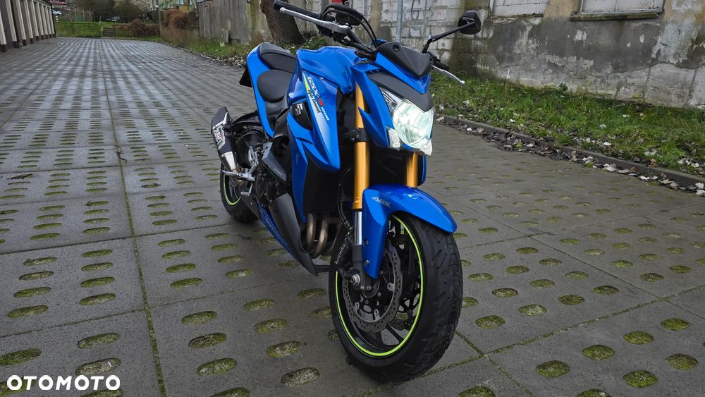 Suzuki GSX 1000 - 14