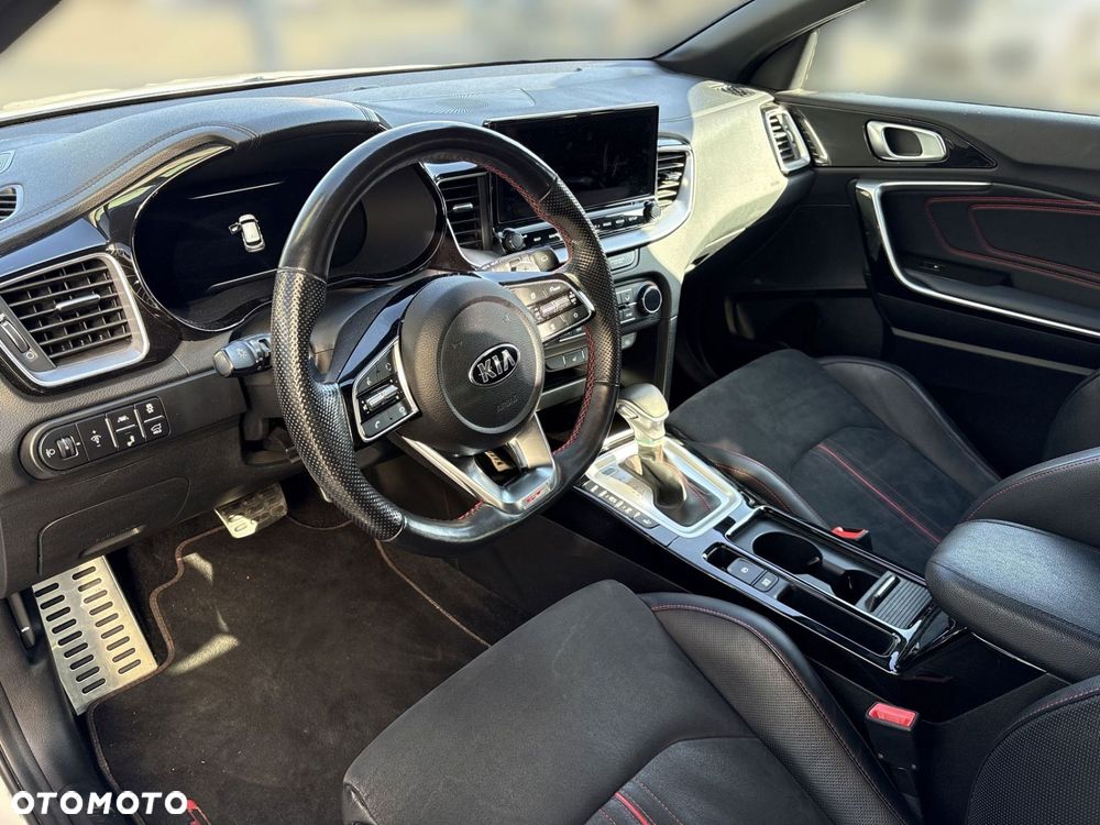 Kia ProCeed 1.6 T-GDI GT DCT - 9