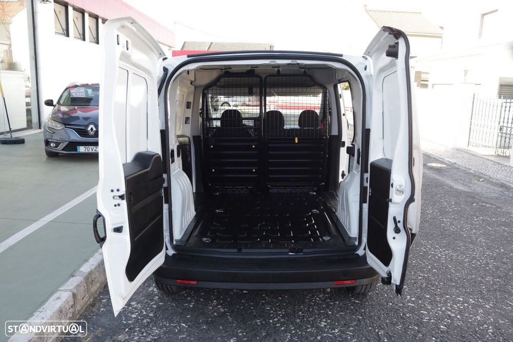 Fiat Doblo Cargo 1.6 M-Jet Easy 3Lug 105cv - 11