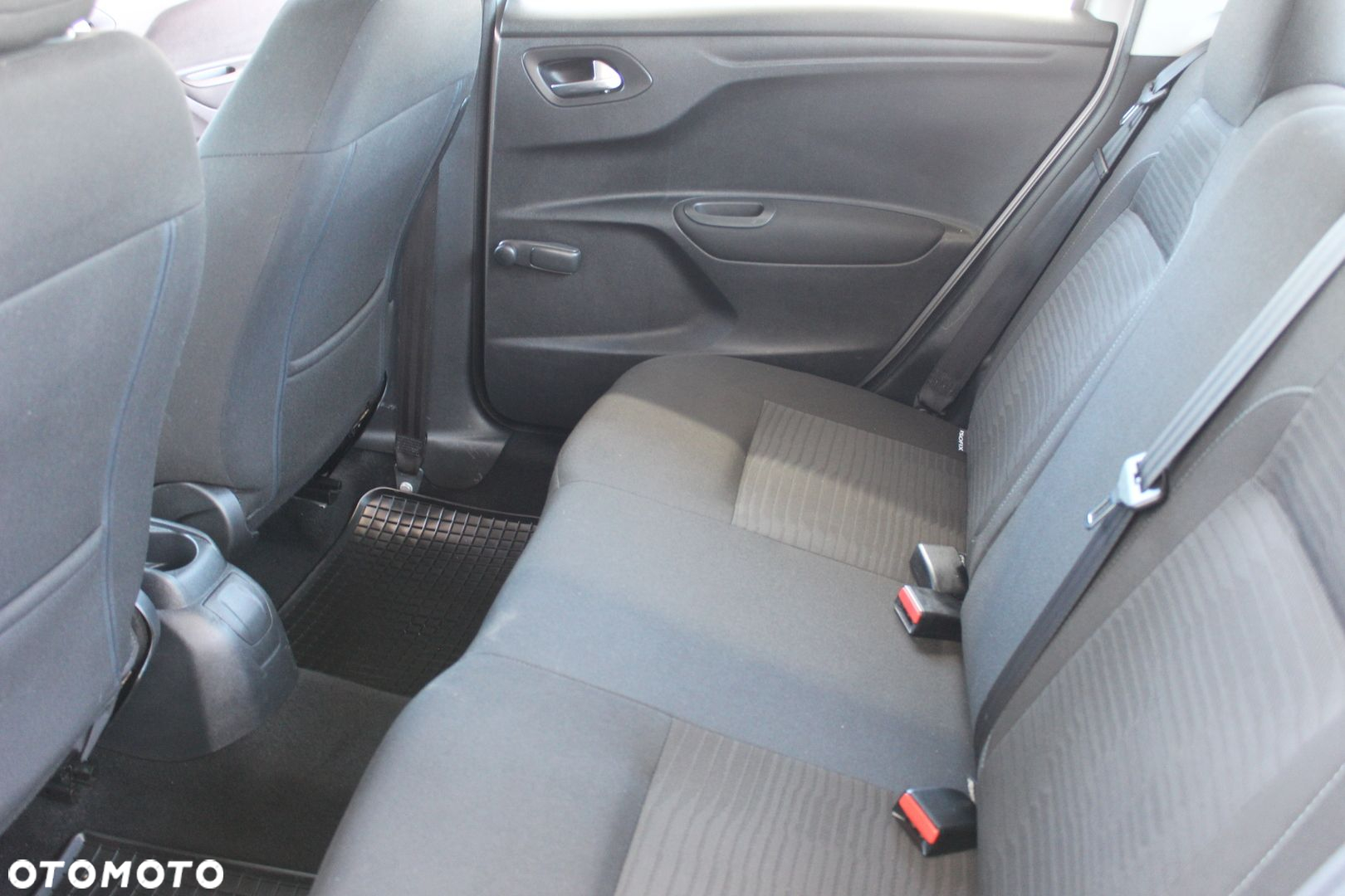 Peugeot 301 1.6 HDi Active - 32