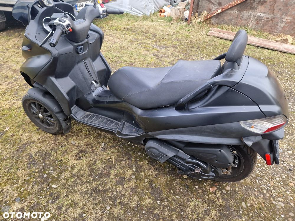 Piaggio MP-3 - 7