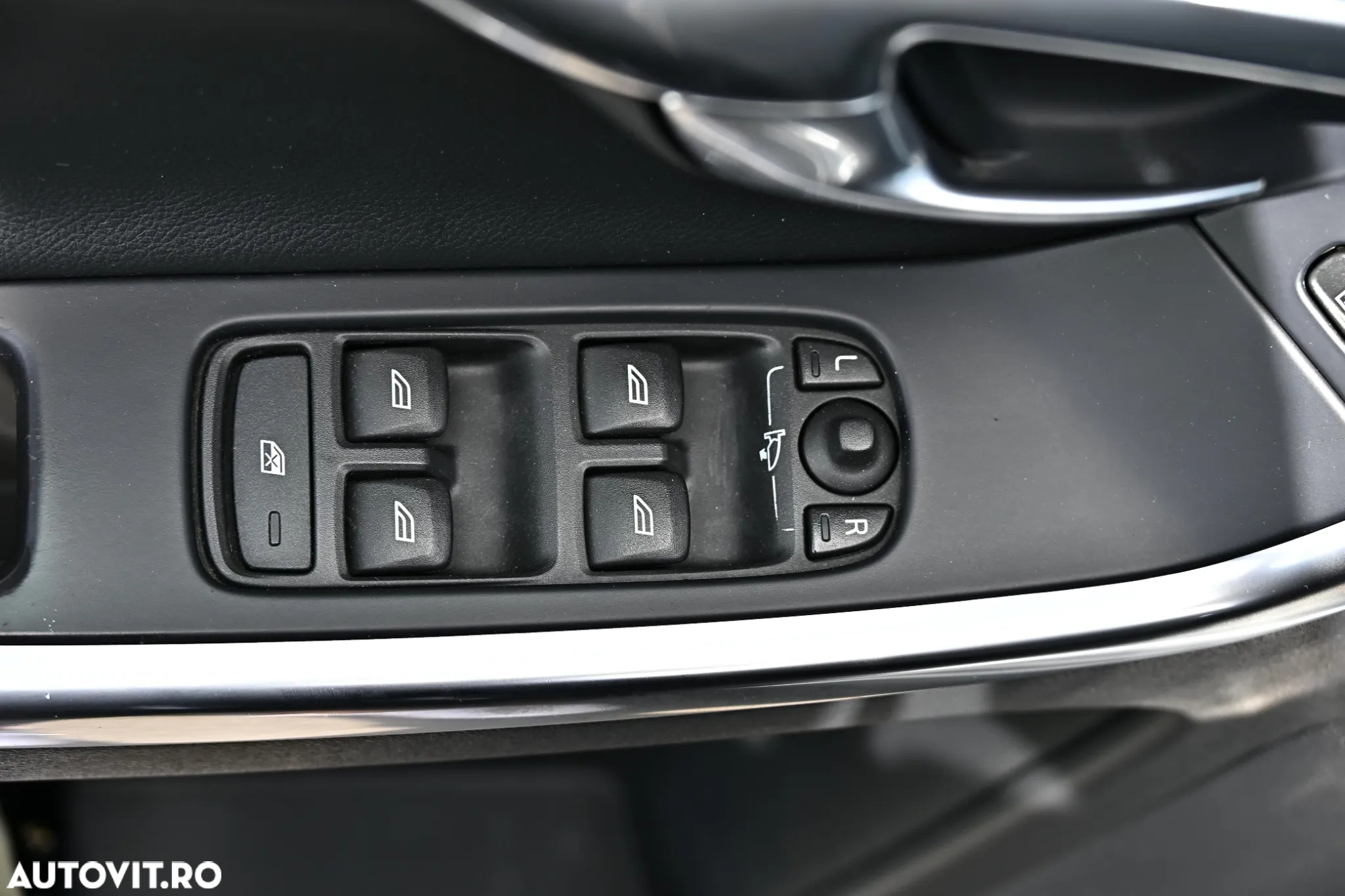 Volvo XC 60 D5 AWD Geartronic Summum - 24