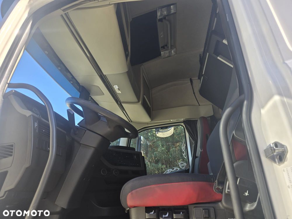 Volvo FH 460 - - 8