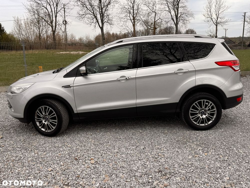 Ford Kuga 2.0 TDCi 2x4 Titanium - 4