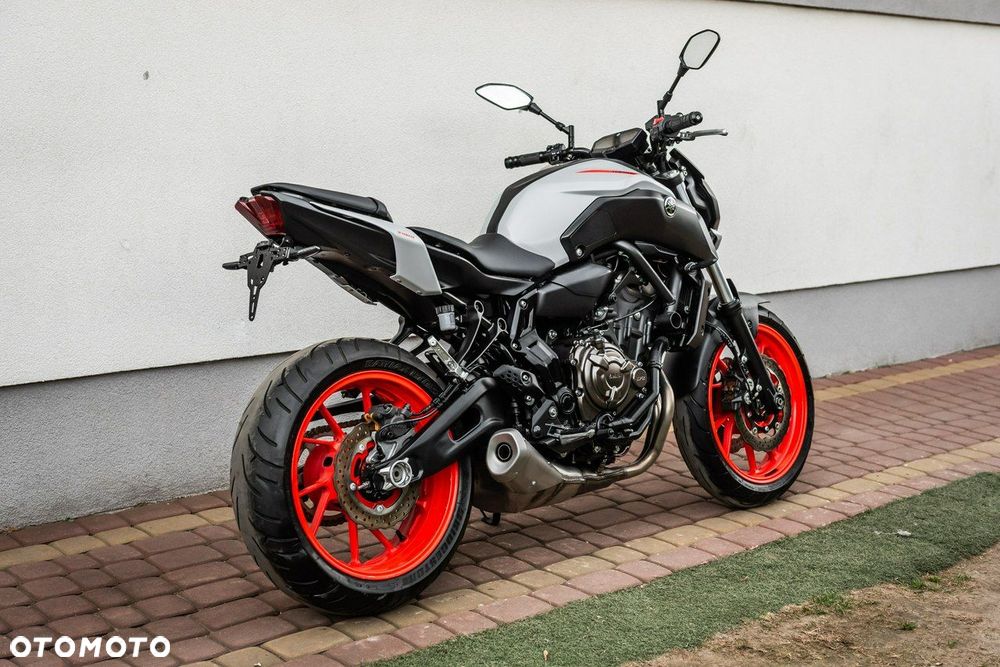 Yamaha MT - 5