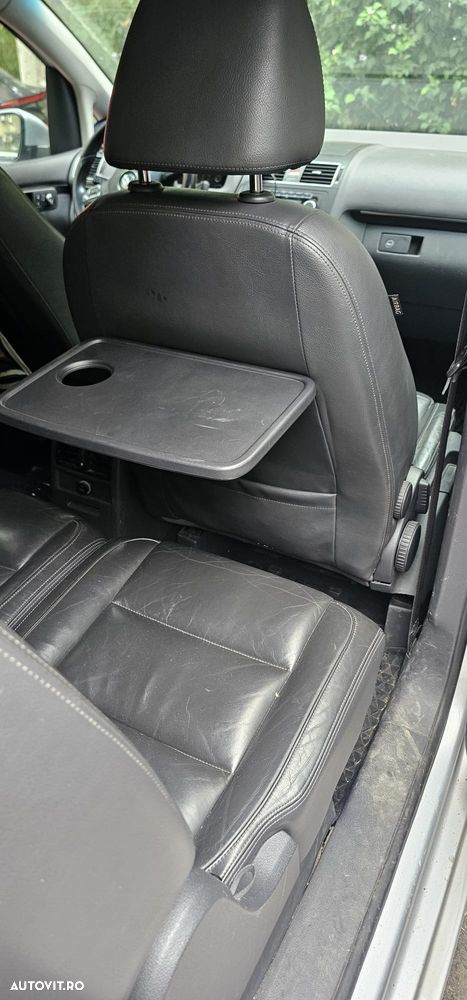 Volkswagen Touran - 9