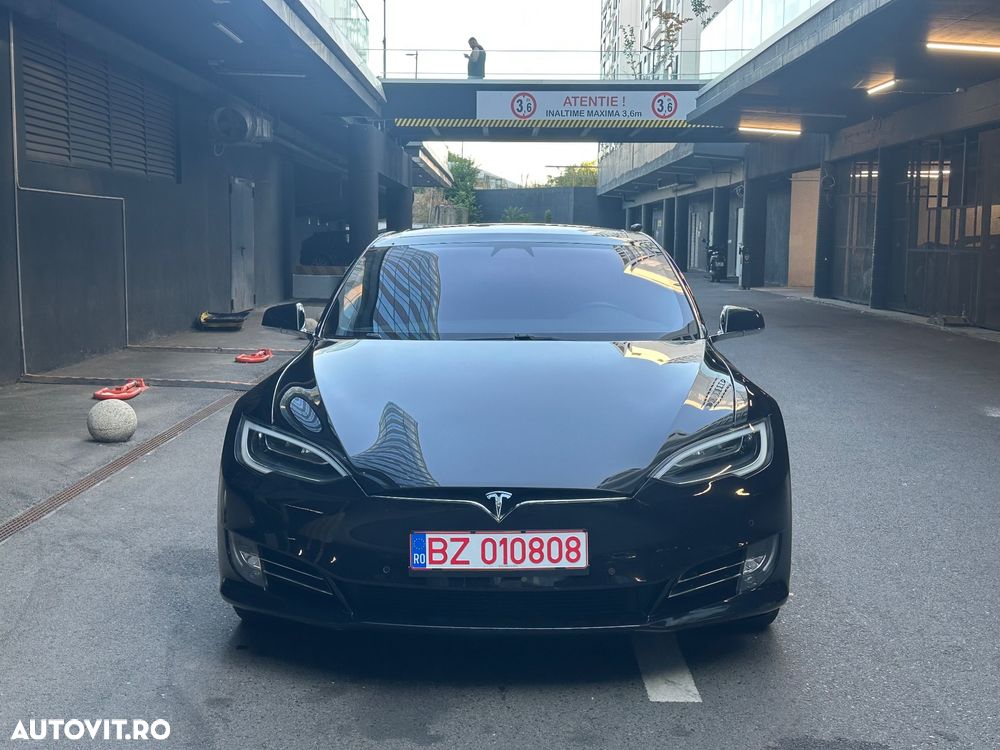Tesla Model S - 1