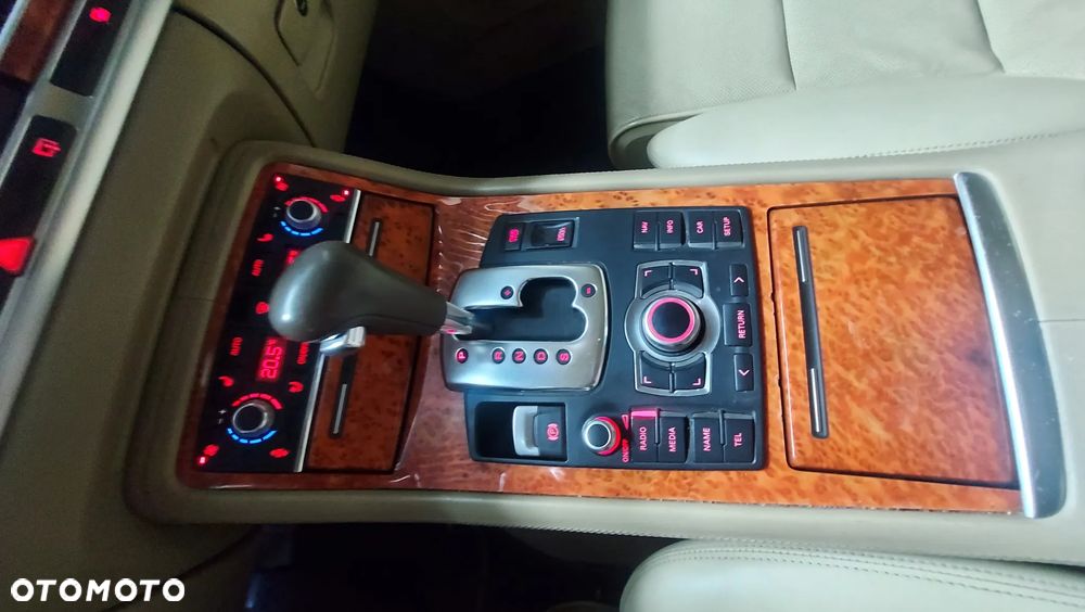 Audi A8 6.0 W12 L Quattro - 17