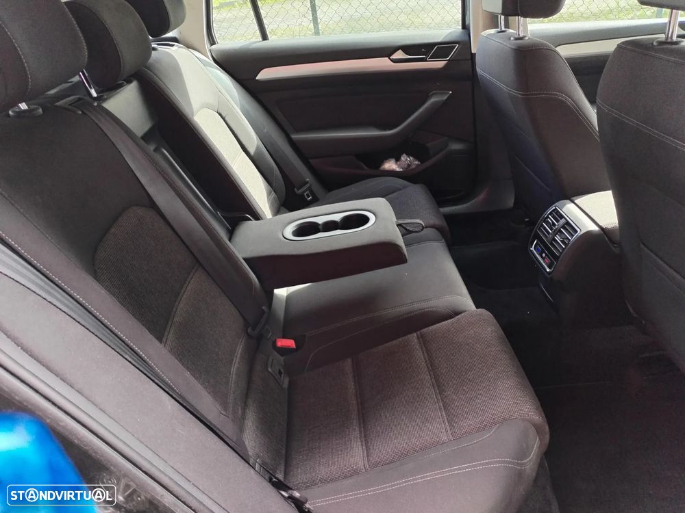 VW Passat Variant 1.6 TDI Confortline - 13