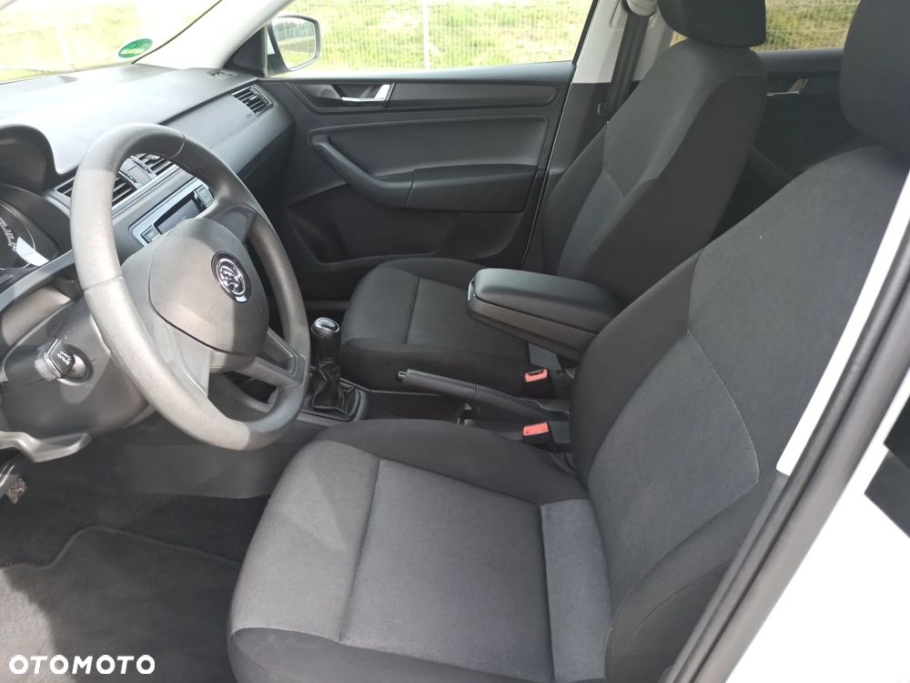 Skoda RAPID - 21
