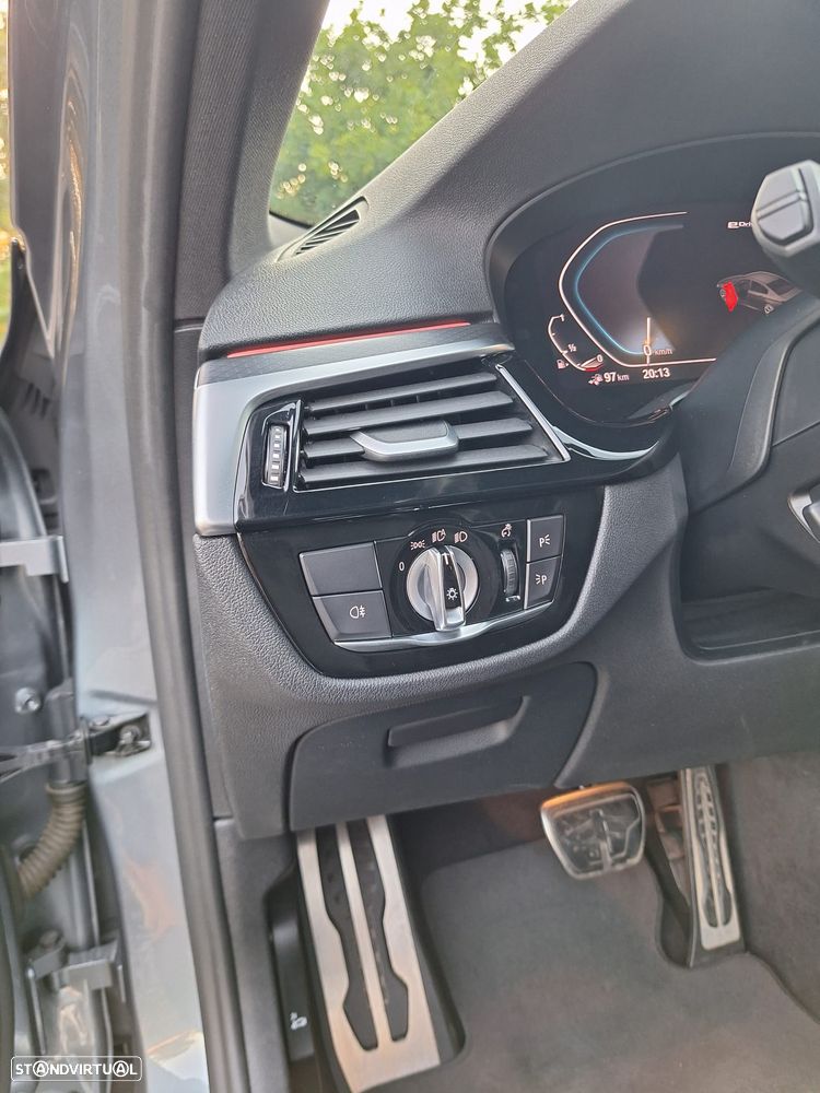 BMW 530 e Pack 50 anos M - 28