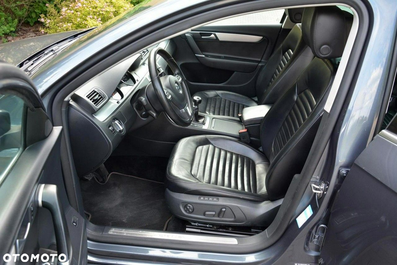 Volkswagen Passat Variant 2.0 TDI BlueMotion Technology Highline - 21