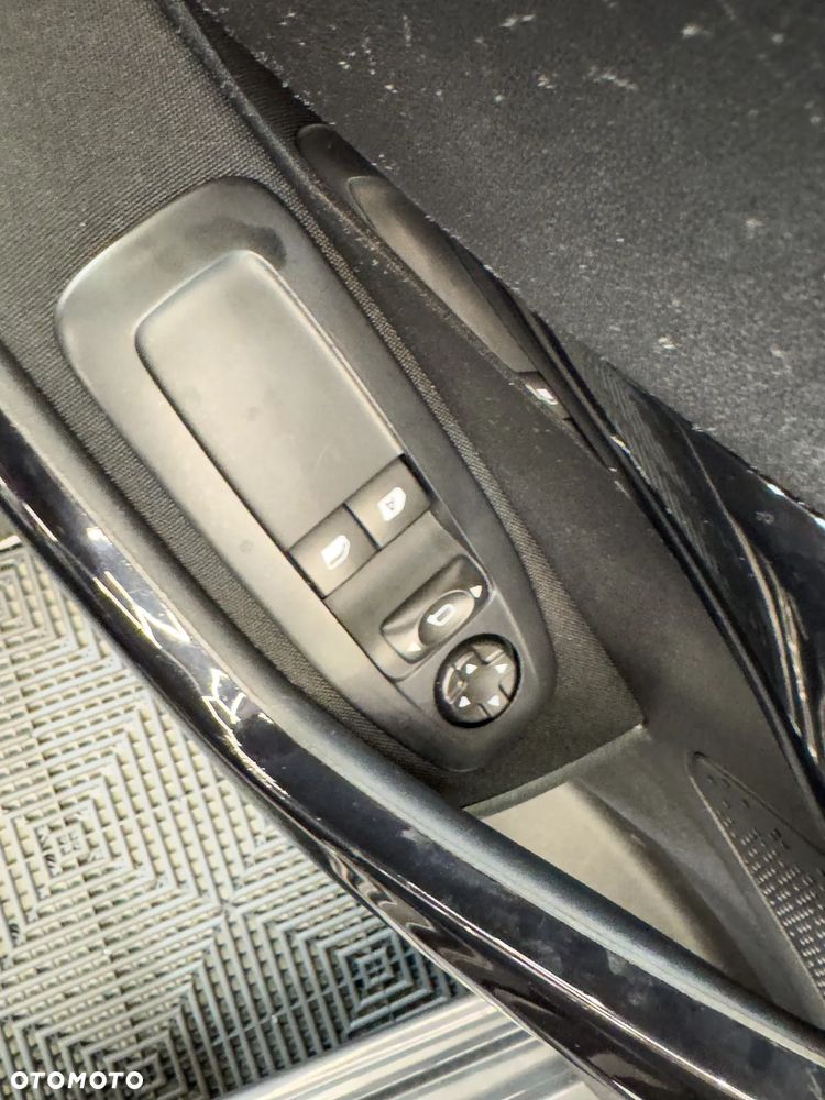 Peugeot 208 1.2 PureTech Allure - 28