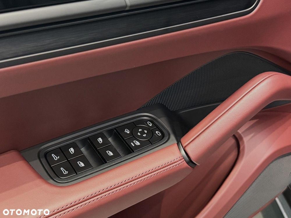 Porsche Cayenne - 22