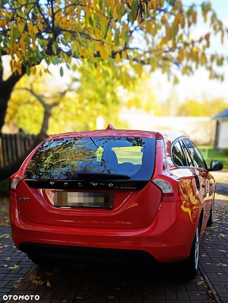 Volvo V60 D3 Momentum - 11