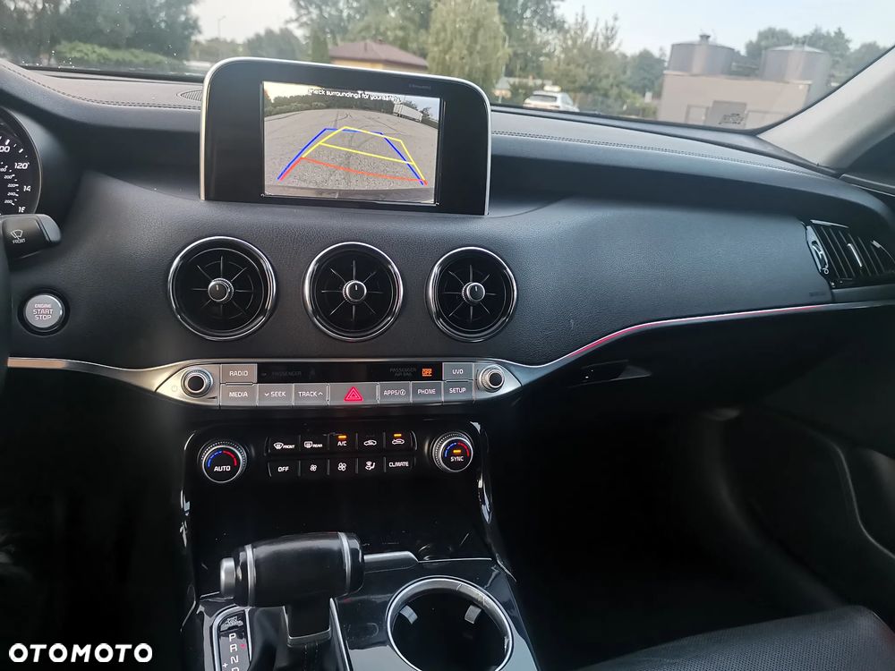 Kia Stinger - 22