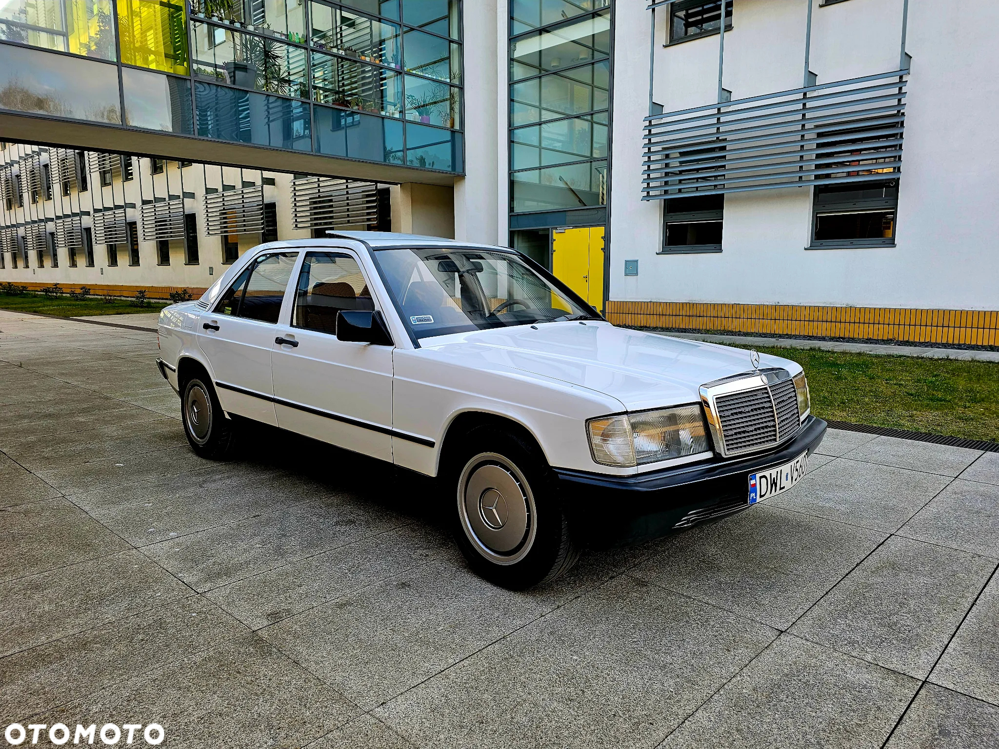 Mercedes-Benz W201 (190) - 3