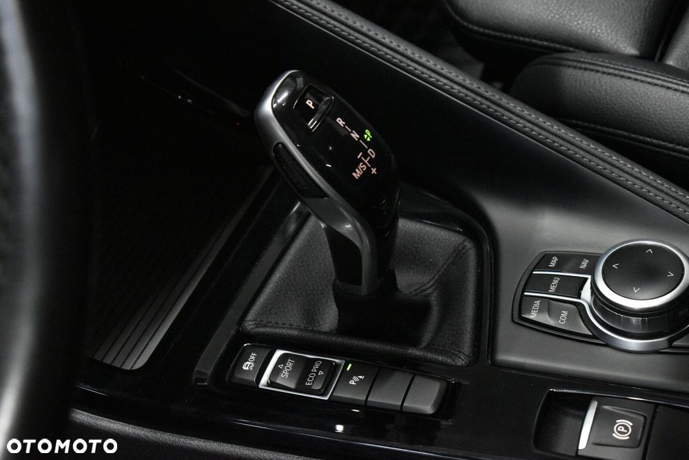 BMW X1 sDrive18i Sport Line - 19