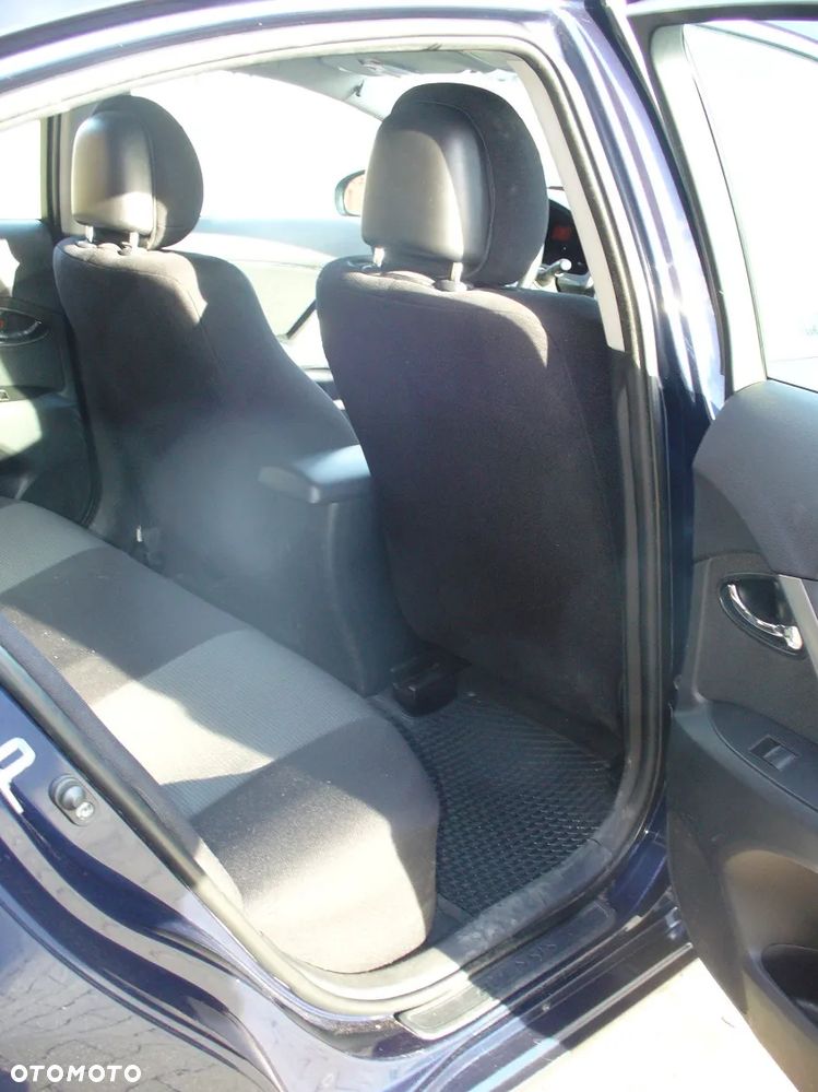 Toyota Avensis 2.0 D-4D Active - 5