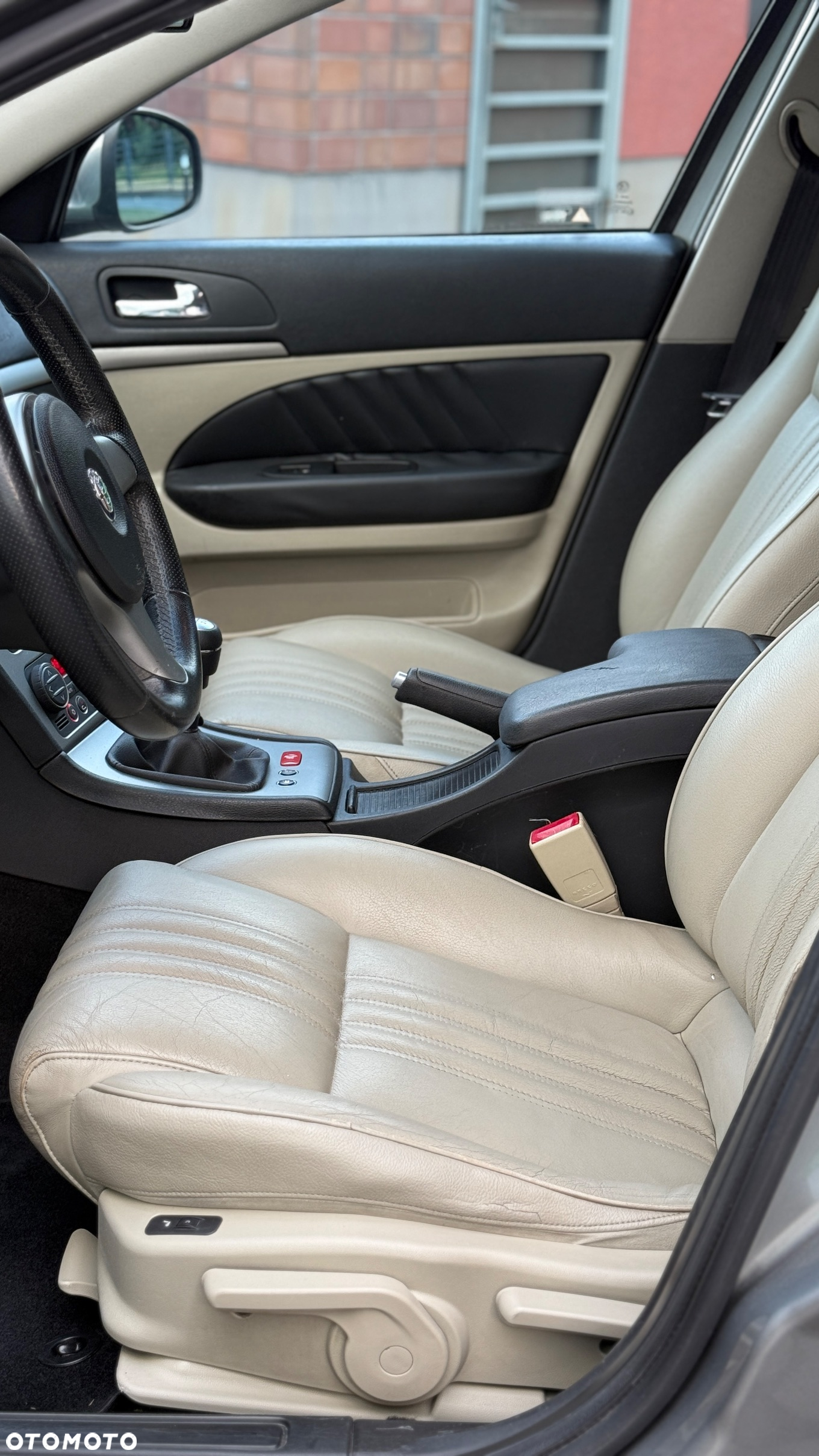 Alfa Romeo 159 1.9 JTDM 16V DPF Distinctive - 25