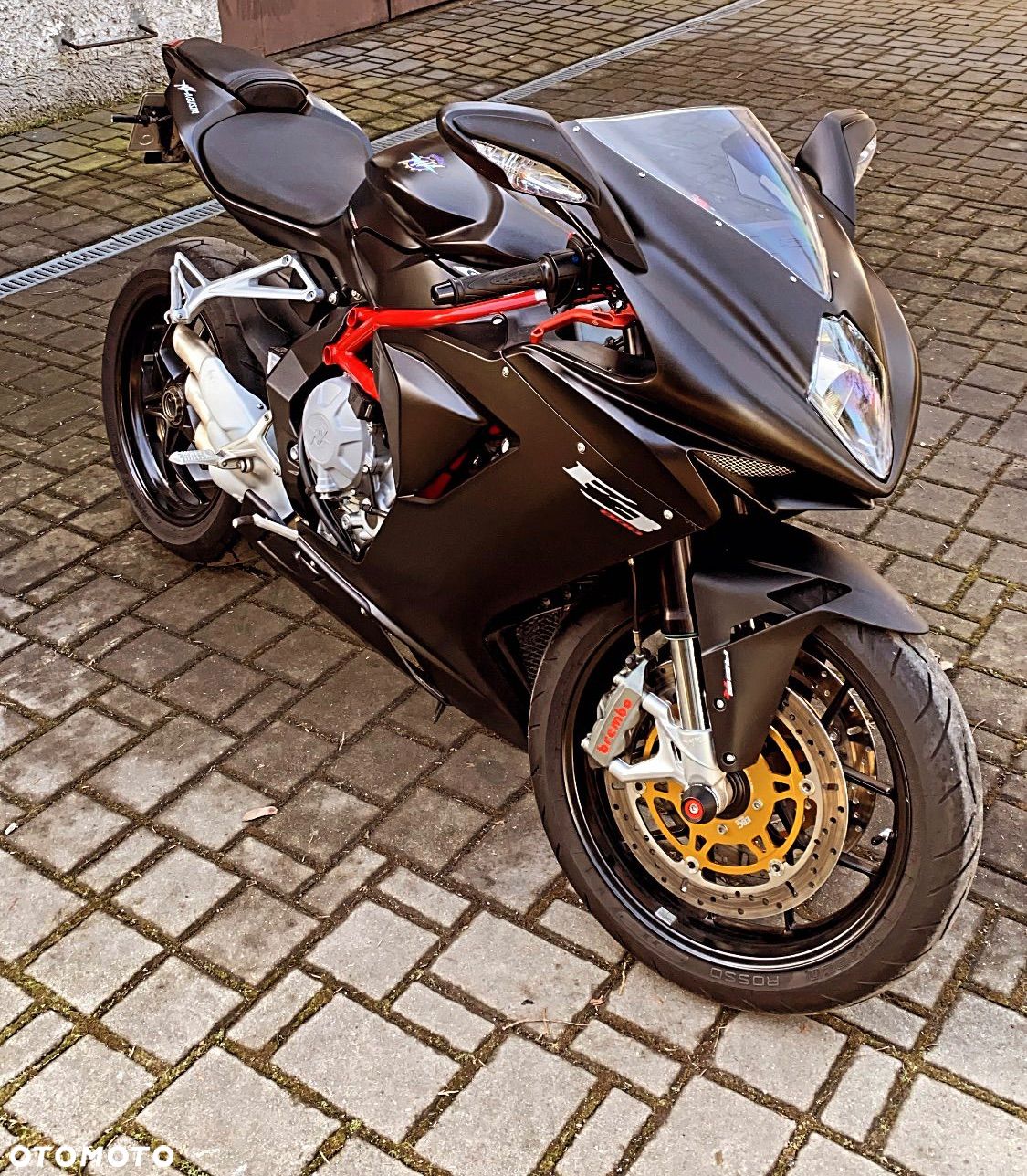 MV AGUSTA F3 - 1
