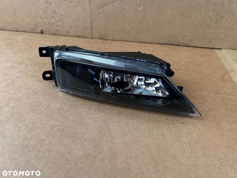 VW TIGUAN 5N 5NA941699B LAMPA PRZECIWMGIELNA LEWA HALOGEN PRZÓD PRZEDNI LEWY