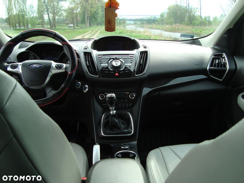 Ford Kuga - 13
