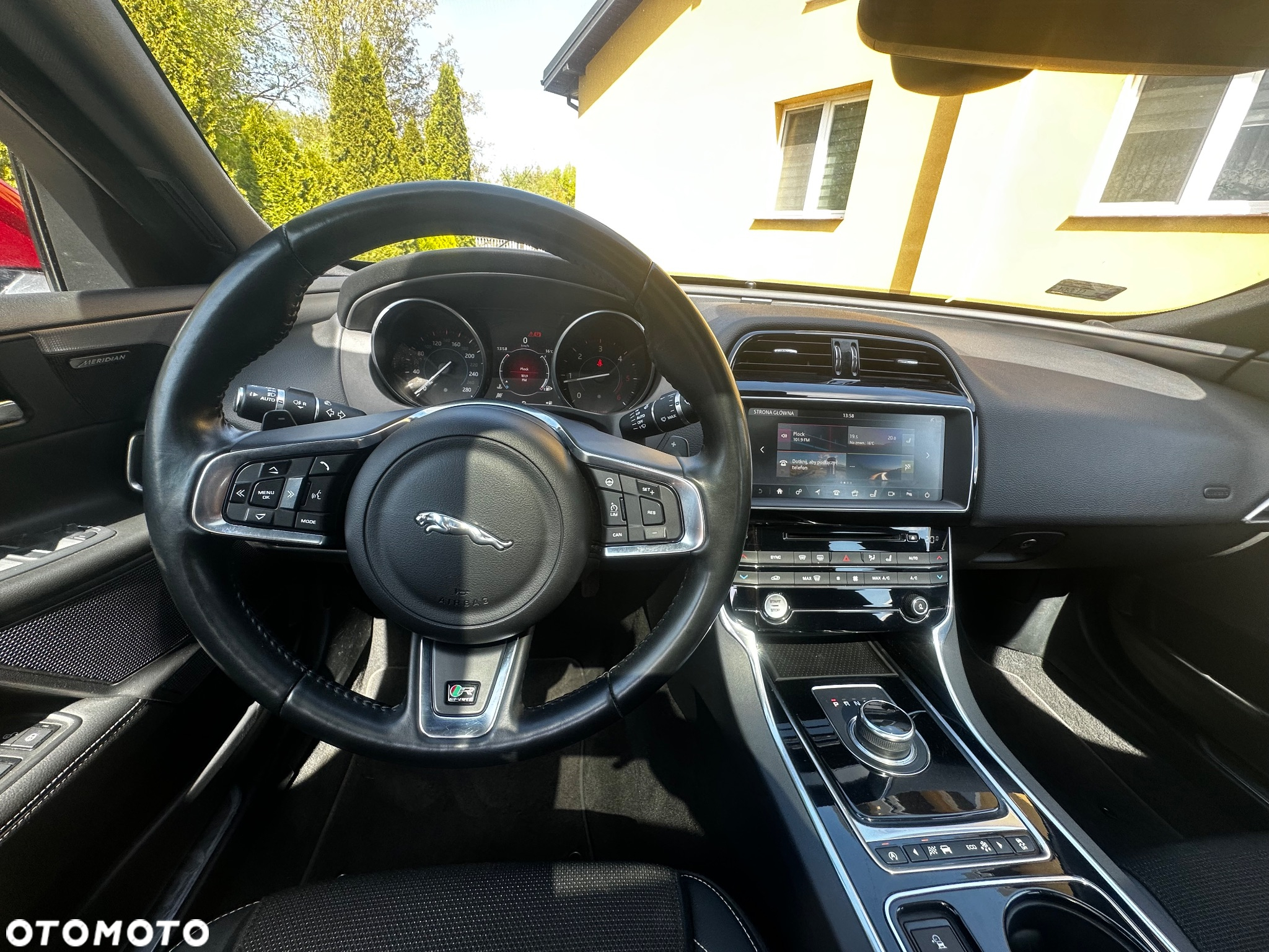 Jaguar XE 2.0 D R-Sport - 19