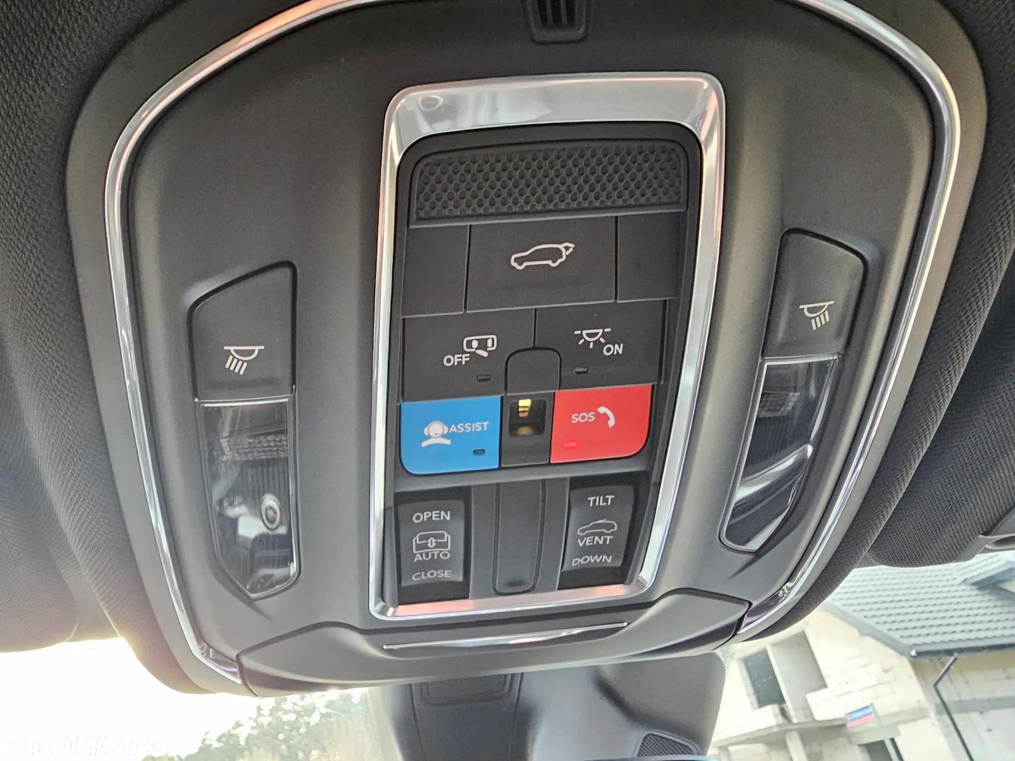 Jeep Grand Cherokee - 26