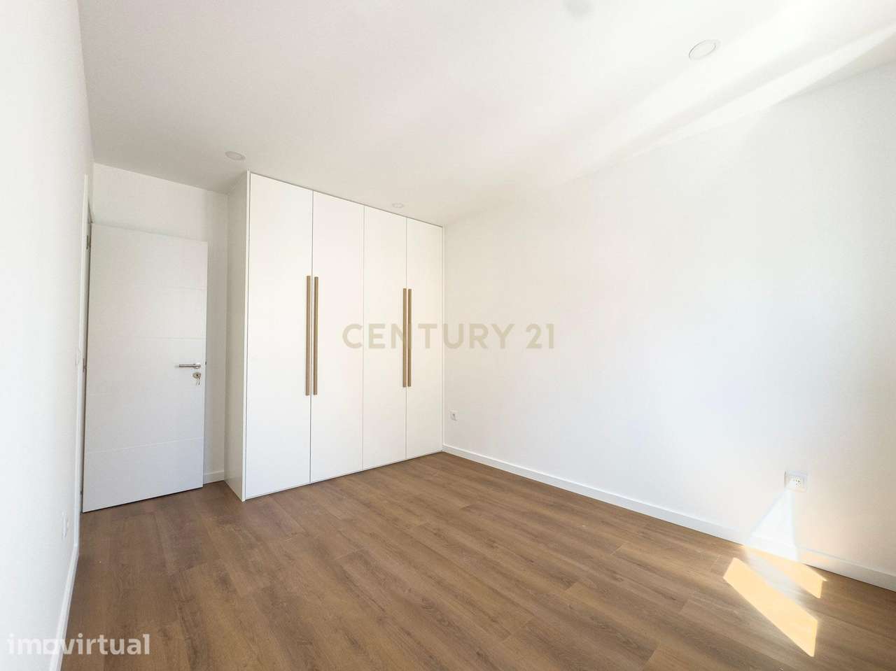 Apartamento duplex com 5 assoalhadas, acabamentos de charme na Cova da - Grande imagem: 3/23