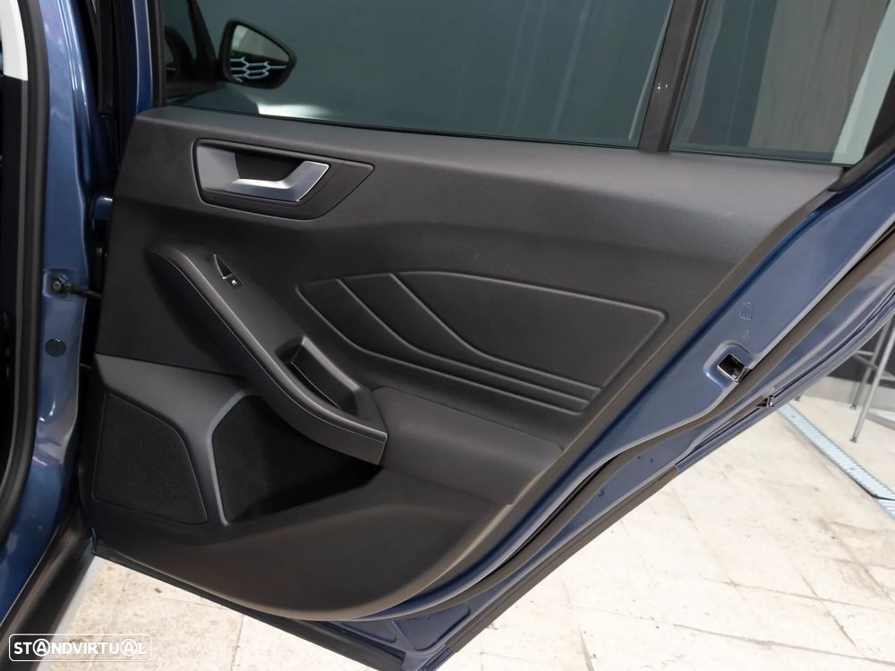 Ford Focus SW 1.0 EcoBoost MHEV Active - 11