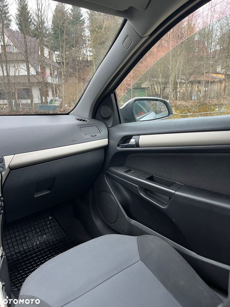 Opel Astra 1.3 CDTI Essentia - 12