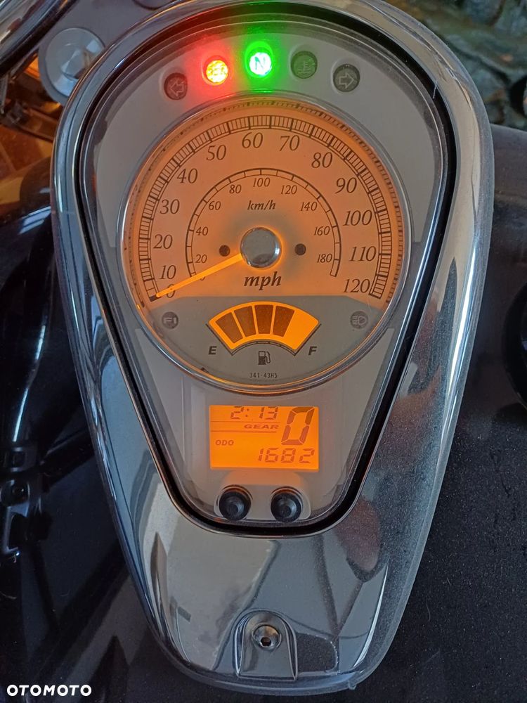 Suzuki VL 800 Volusia - Boulevard C50 - 5