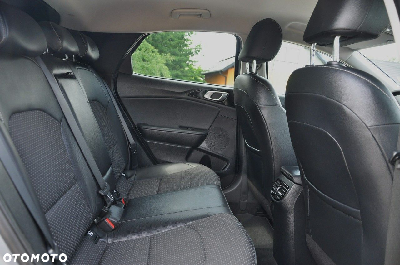 Kia XCeed 1.0 T-GDI L Business Line - 16