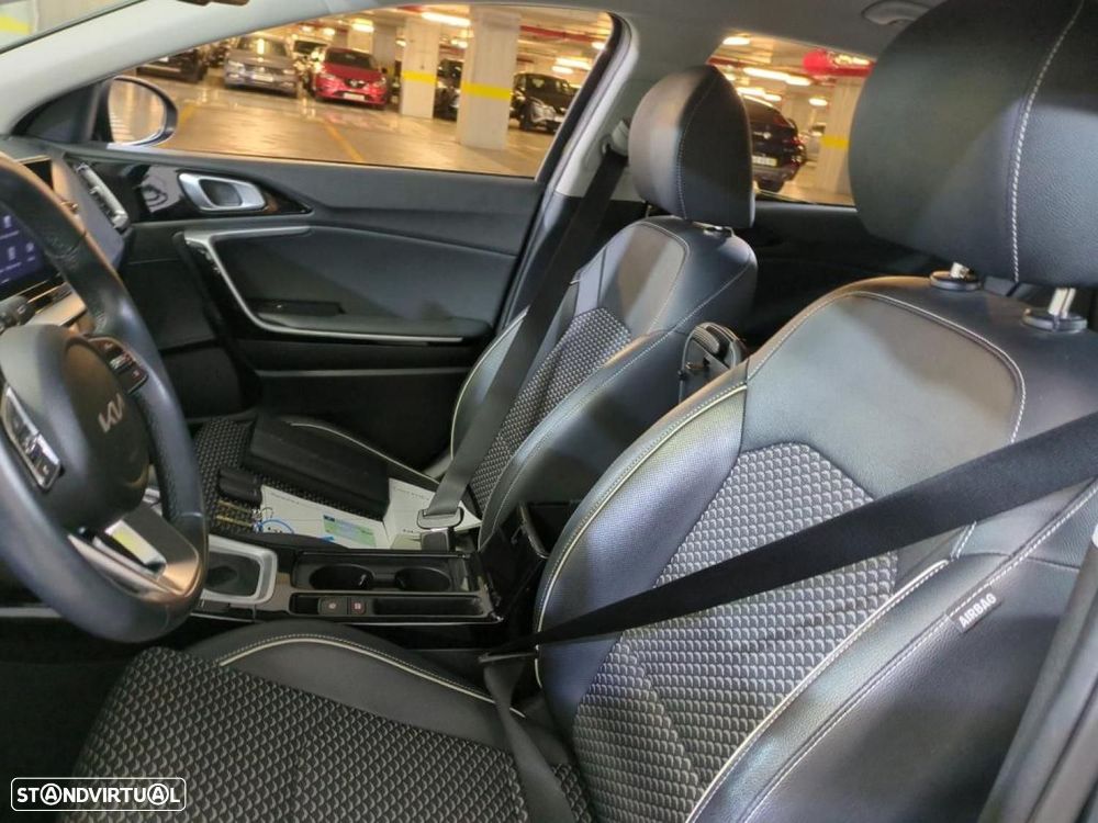 Kia XCeed 1.6 GDi PHEV Drive - 11