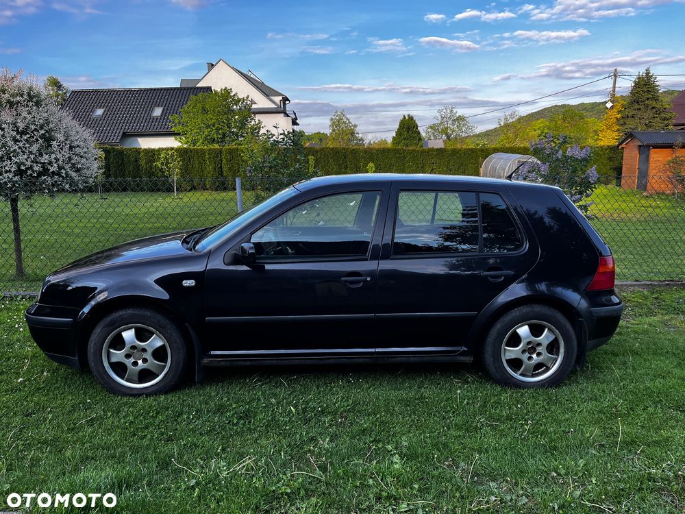 Volkswagen Golf - 2