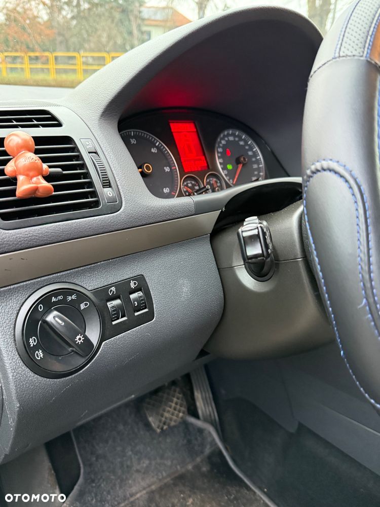 Volkswagen Touran 2.0 TDI DPF DSG Freestyle - 23