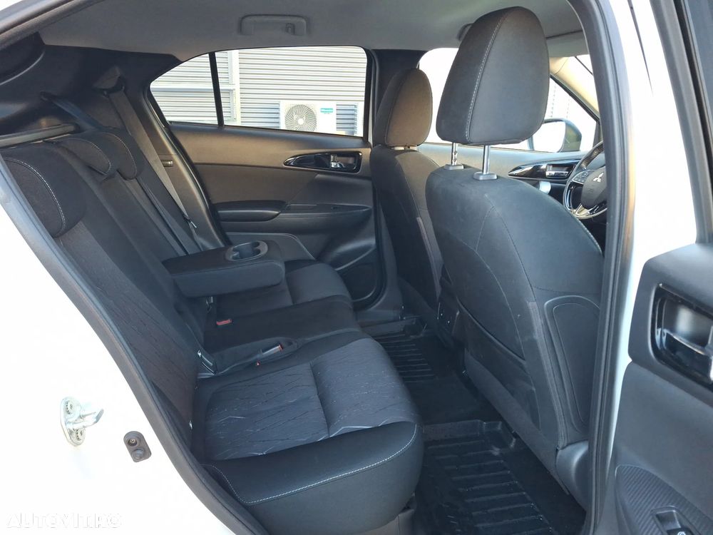 Mitsubishi Eclipse-Cross - 15