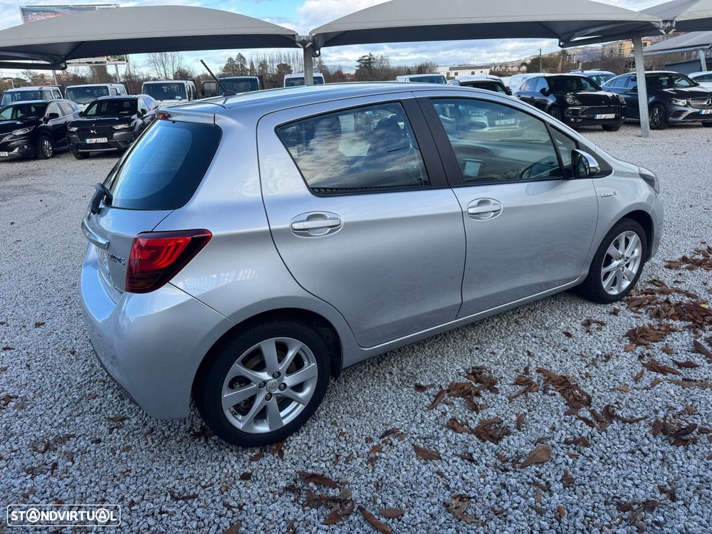 Toyota Yaris 1.5 HSD Exclusive - 6