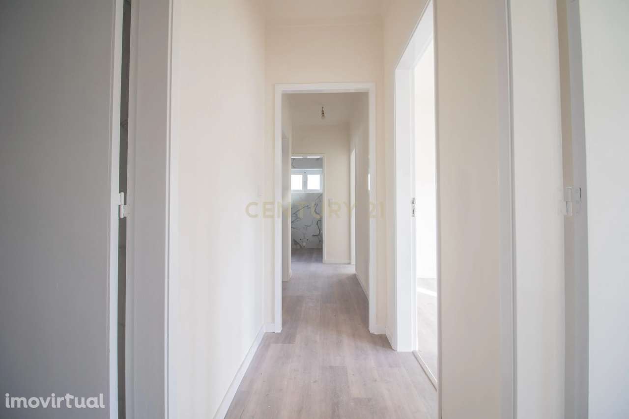 Apartamento T3 em Coimbra com Varanda, Luz Natural e Rentabilidade Gar - Grande imagem: 4/26