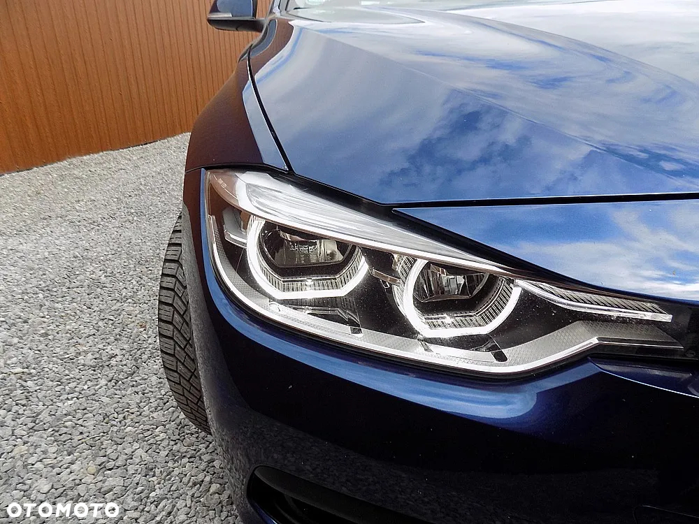 BMW Seria 3 316d Touring - 28