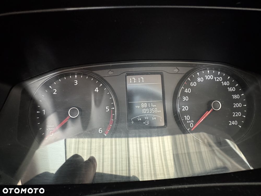 Volkswagen Caravelle - 5