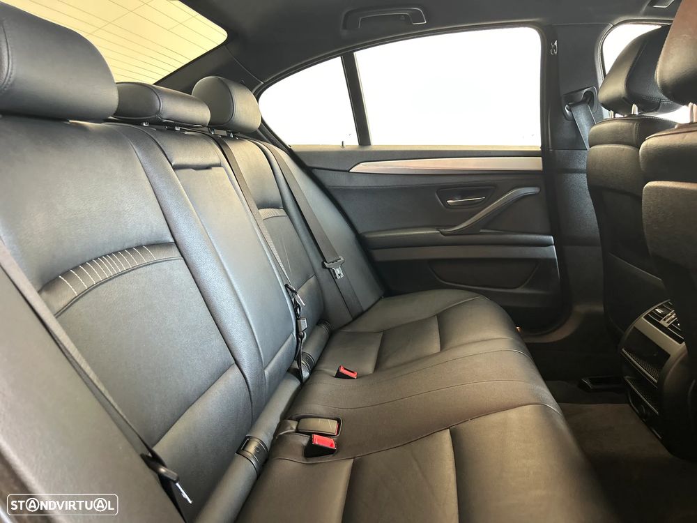 BMW 520 d Line Luxury Auto - 36