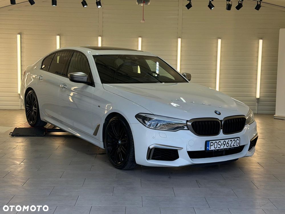 BMW Seria 5 M550i xDrive sport - 1