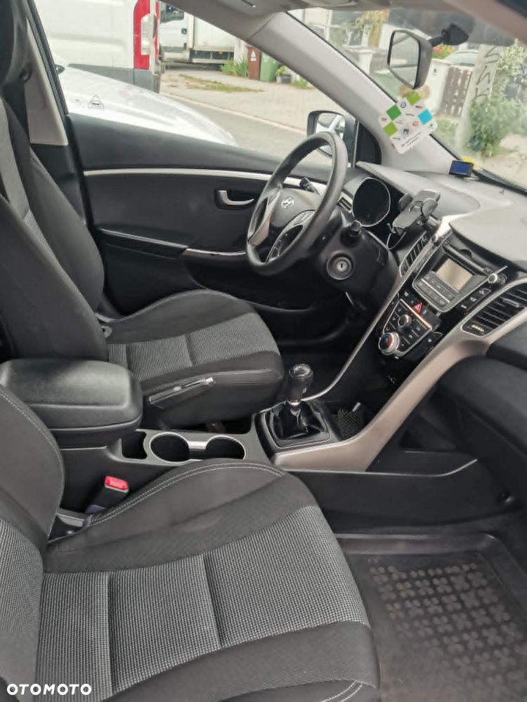 Hyundai i30 1.6 CRDi Classic + - 12