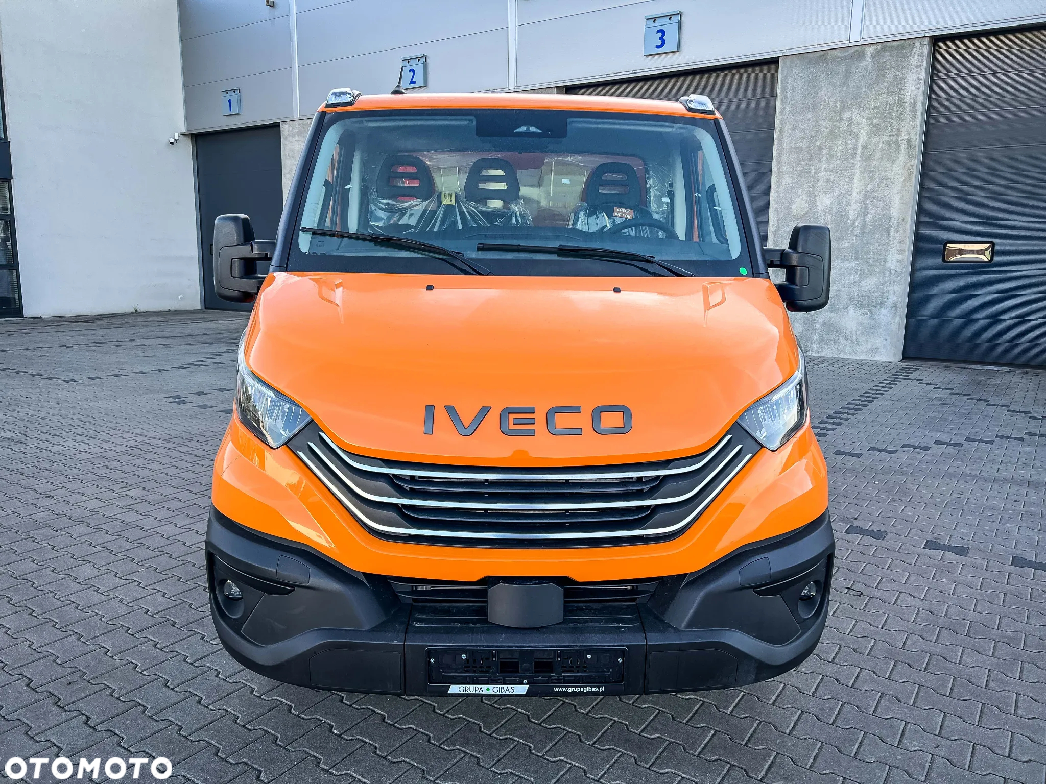 Iveco Daily 35C18H 3.0 Diesel, 6MT, Wywrot & ToolBox - 11