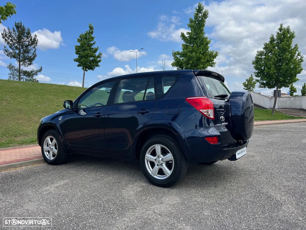 Toyota RAV4 2.2 D-CAT 4x4 Sol - 3