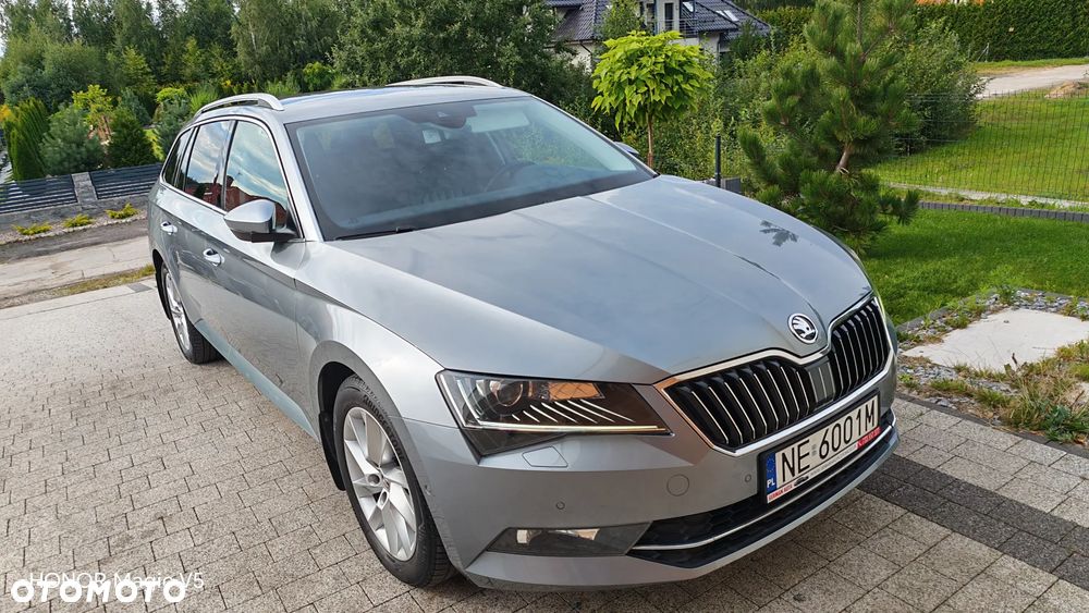Skoda Superb 2.0 TDI DSG Premium Edition - 35
