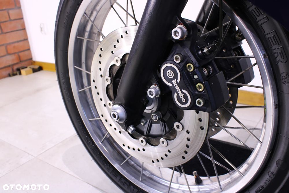 BMW R - 26